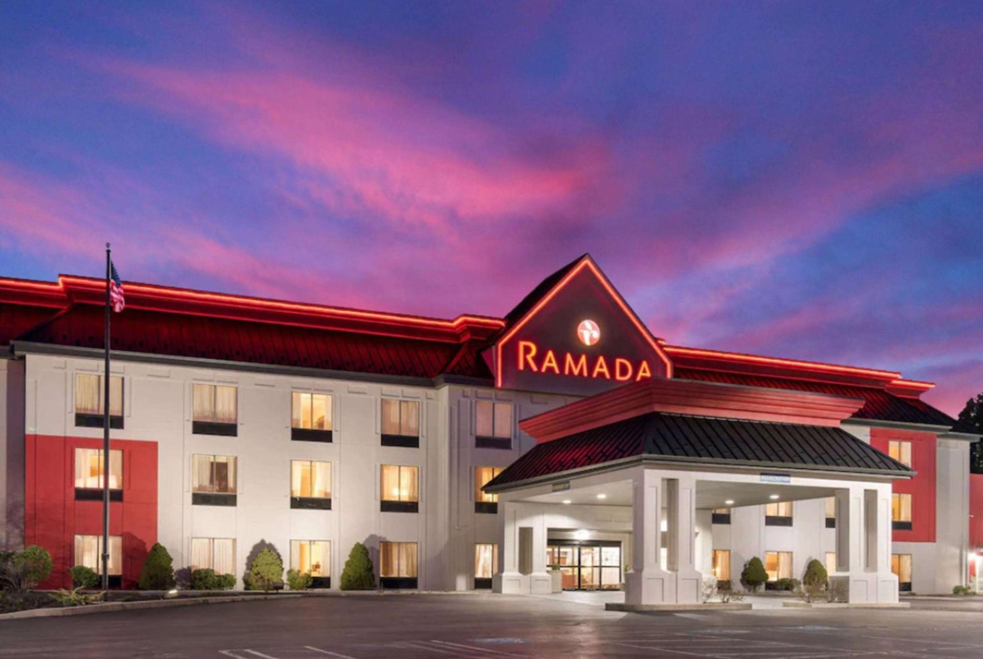 Ramada By Wyndham Harrisburg/Hershey Area Экстерьер фото